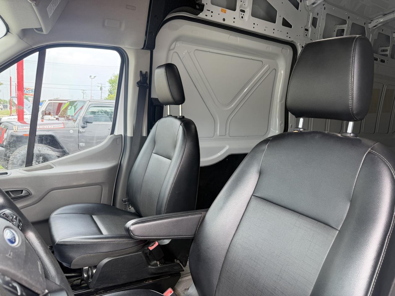 Ford Transit 250 Van High Roof w/Sliding Pass. 148-in. WB EL 2024