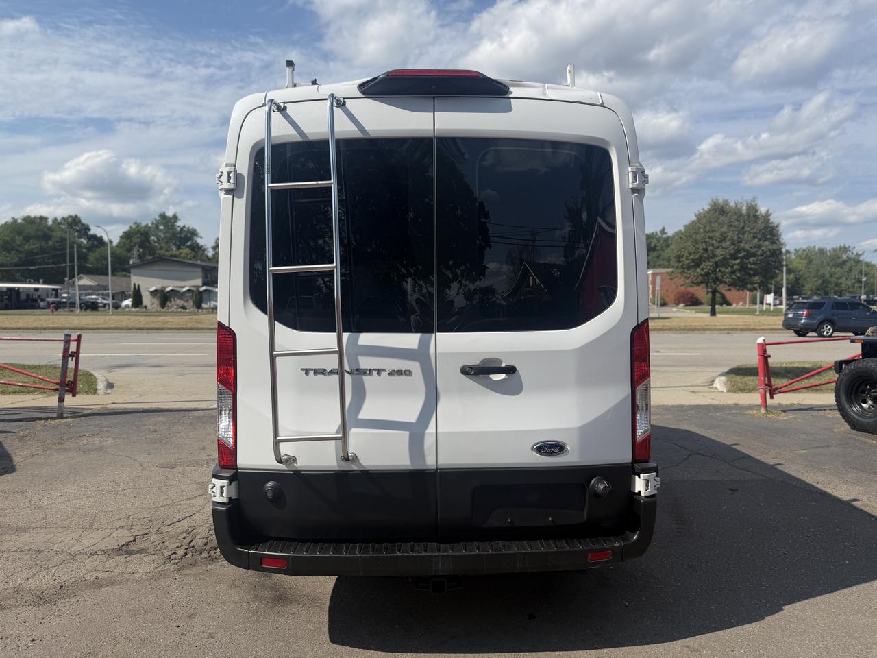 Ford Transit 250 Van Med. Roof w/Sliding Pass. 148-in. WB 2019