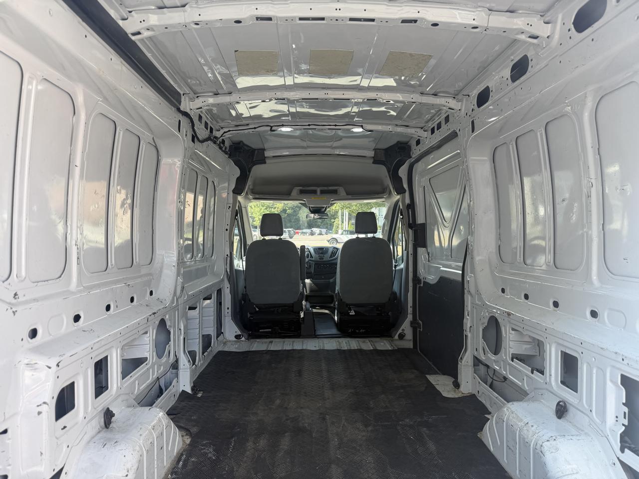 Ford Transit 250 Van Med. Roof w/Sliding Pass. 148-in. WB 2019