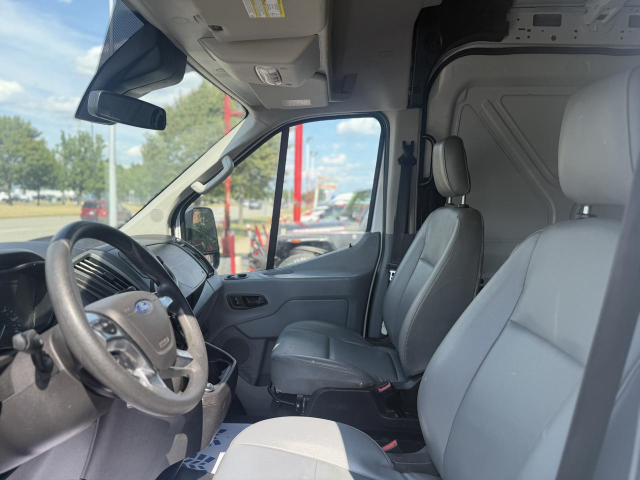 Ford Transit 250 Van Med. Roof w/Sliding Pass. 148-in. WB 2019