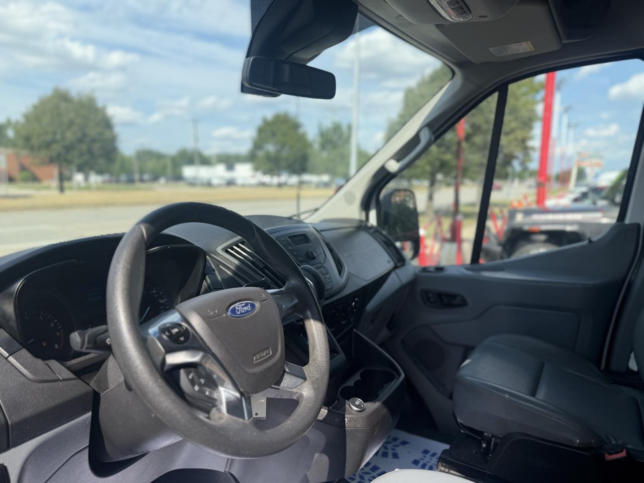 Ford Transit 250 Van Med. Roof w/Sliding Pass. 148-in. WB 2019