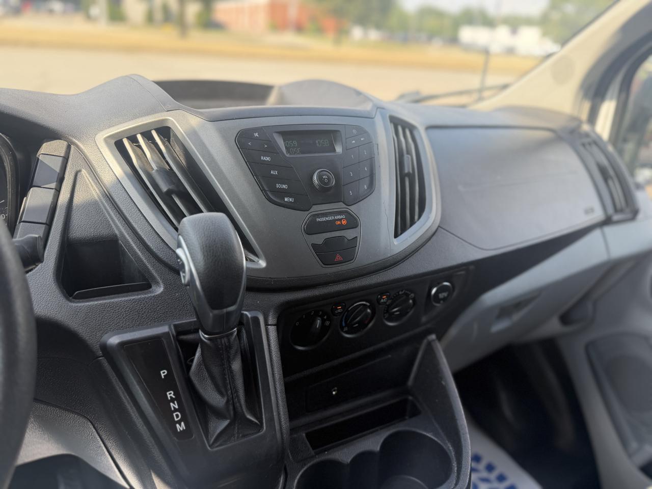 Ford Transit 250 Van Med. Roof w/Sliding Pass. 148-in. WB 2019