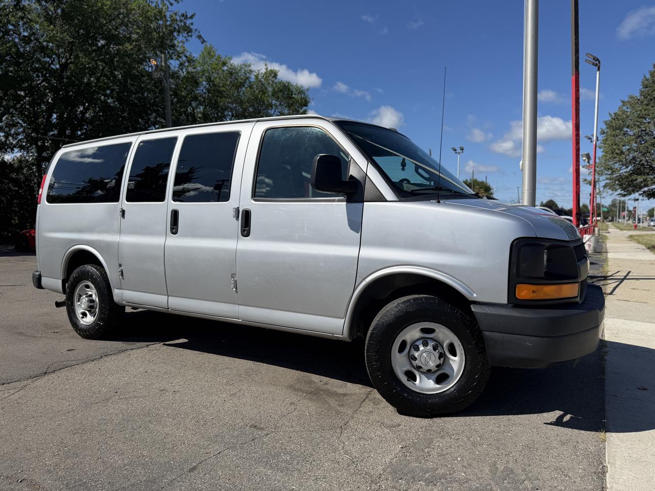 Chevrolet Express LS 2500 2016