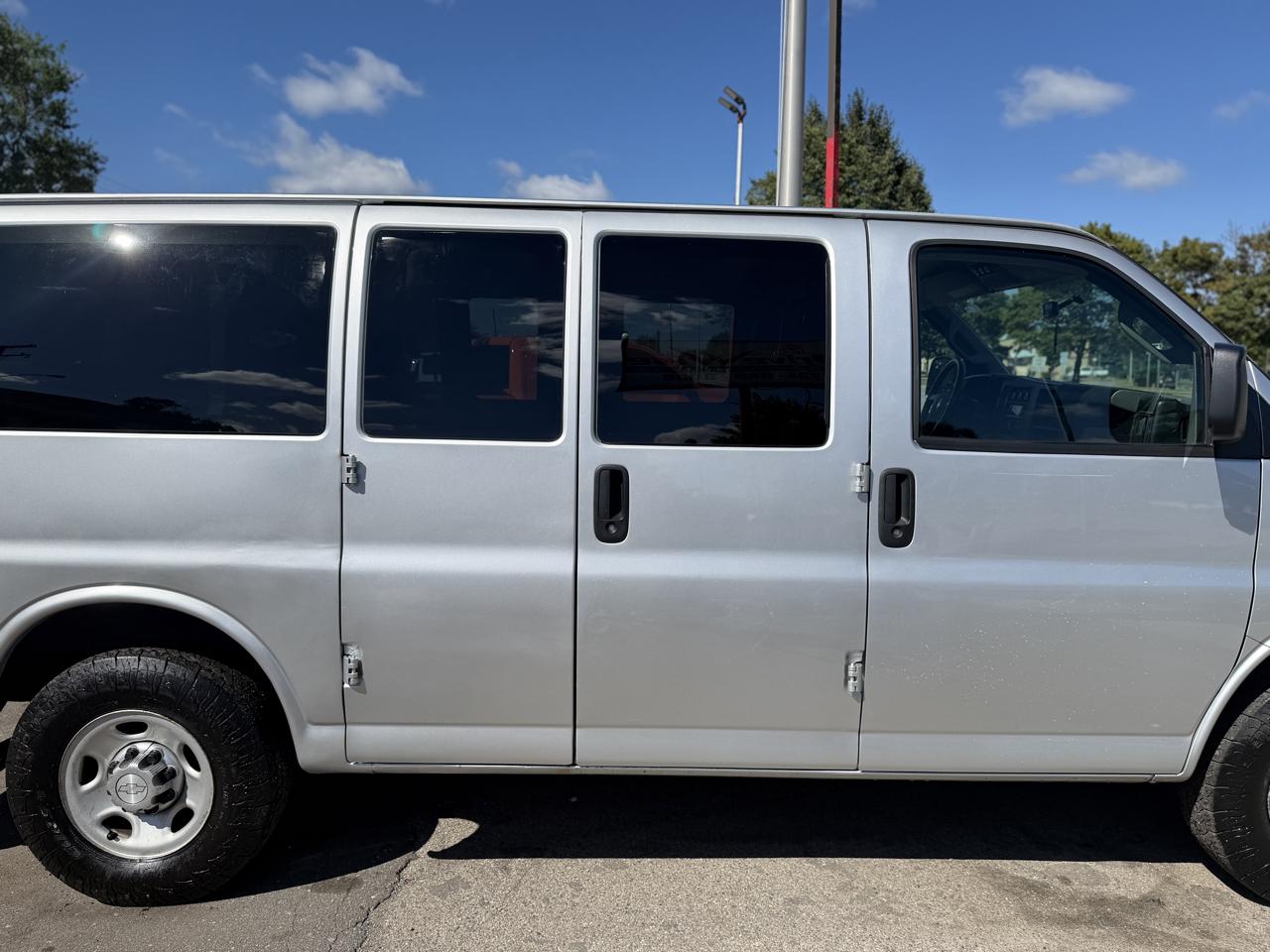 Chevrolet Express LS 2500 2016