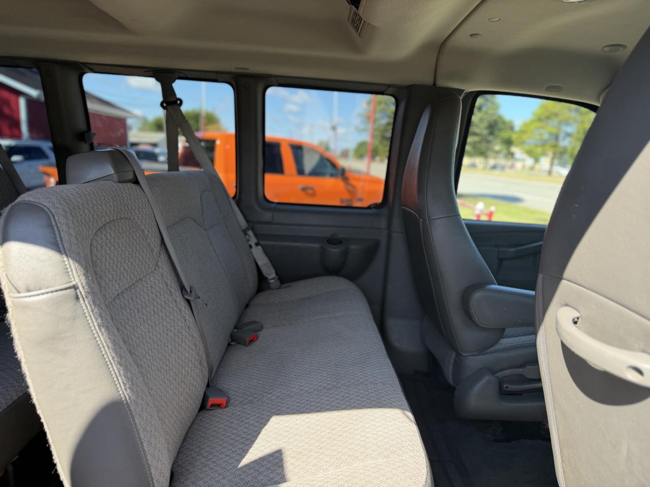 Chevrolet Express LS 2500 2016