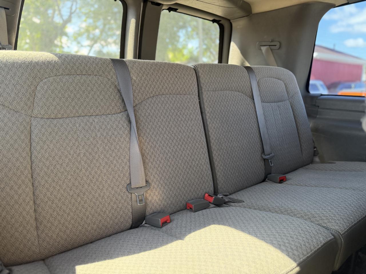 Chevrolet Express LS 2500 2016