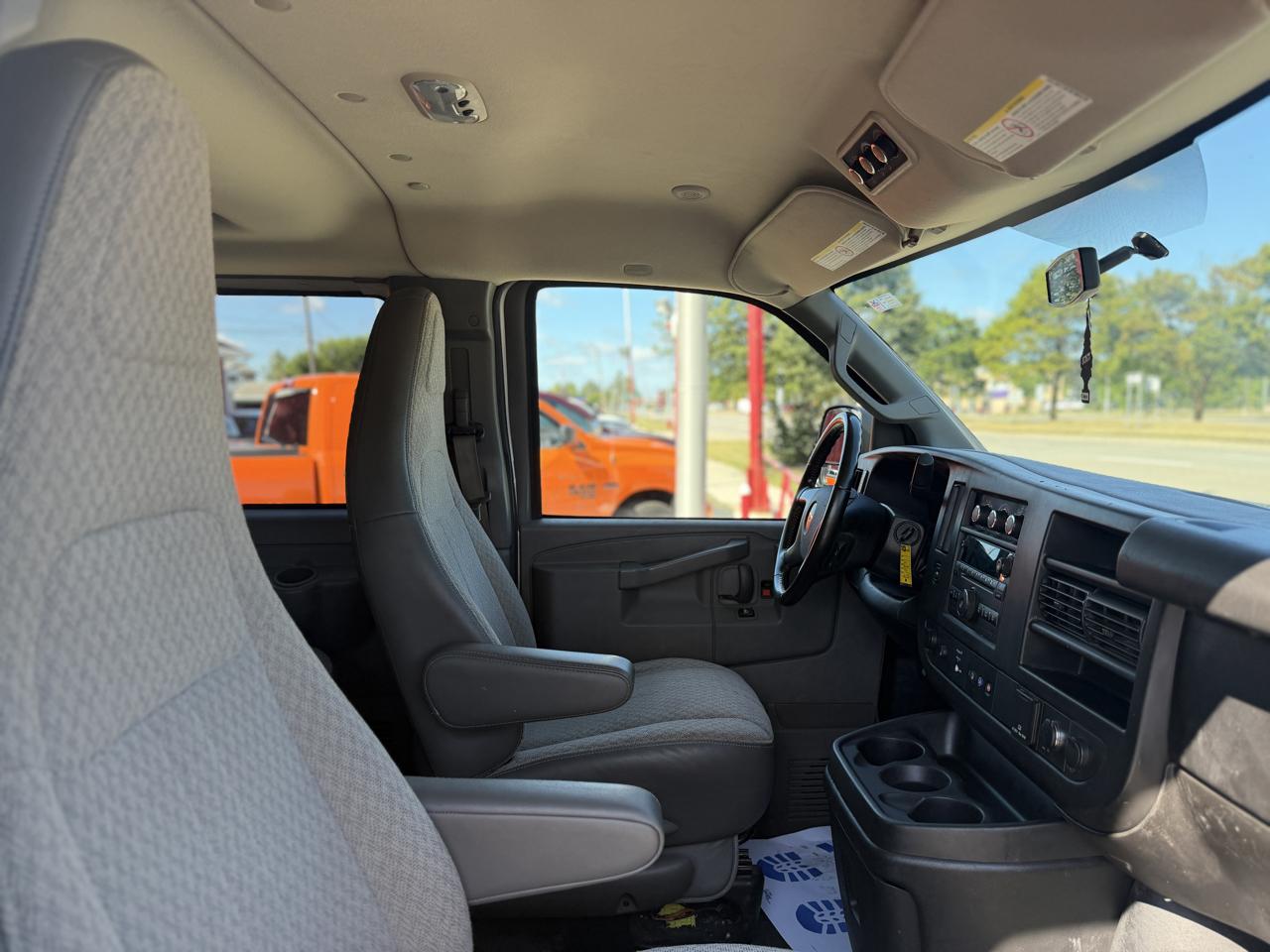 Chevrolet Express LS 2500 2016