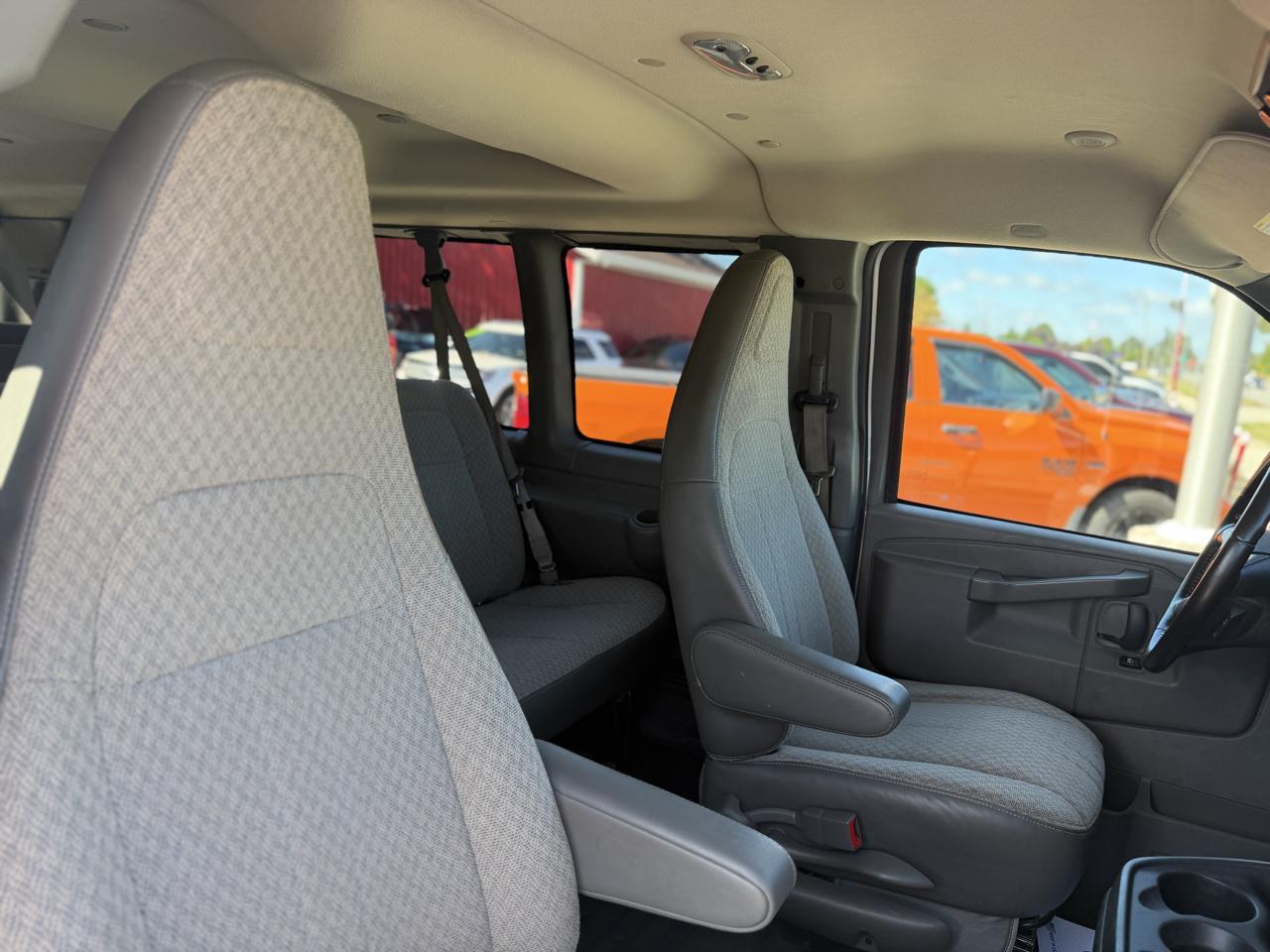Chevrolet Express LS 2500 2016