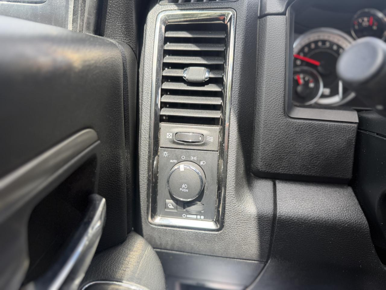 RAM 1500 Sport Crew Cab 4WD 2018