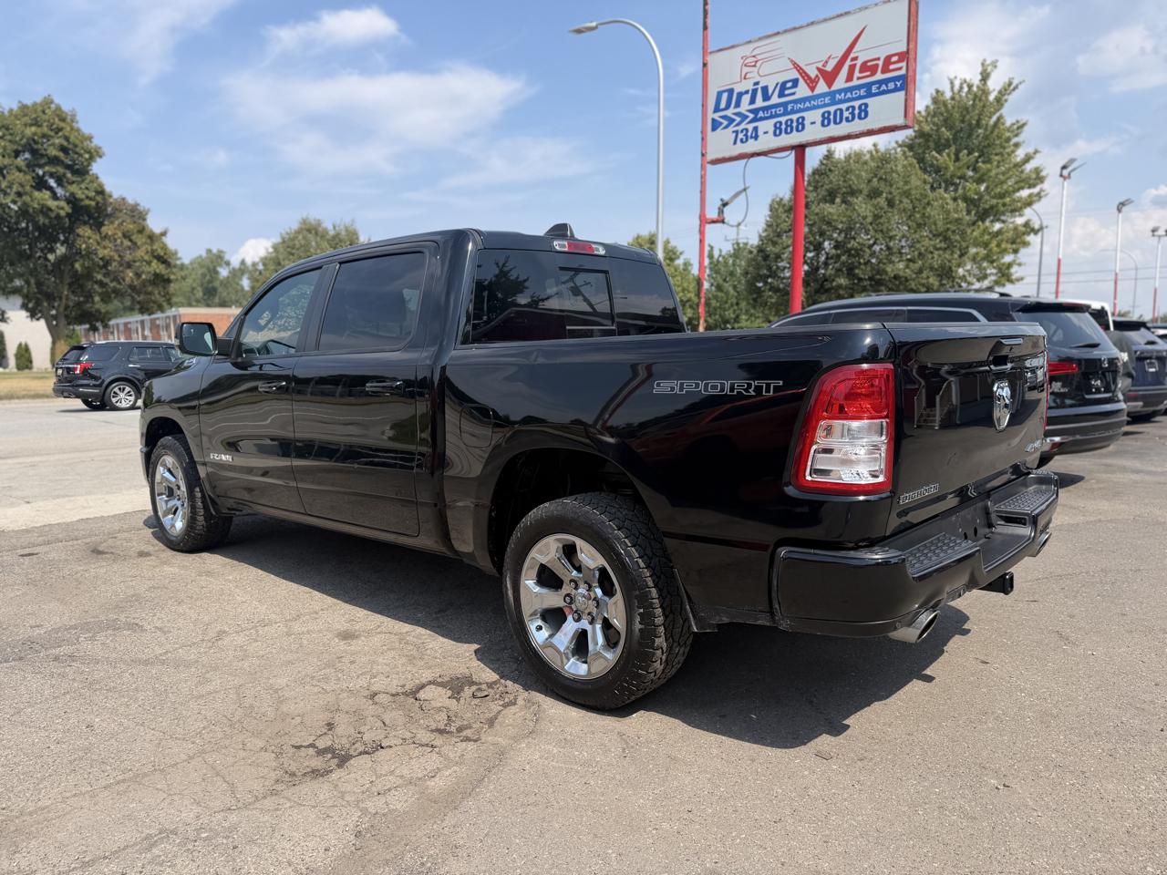RAM 1500 Big Horn Crew Cab 4WD 2021