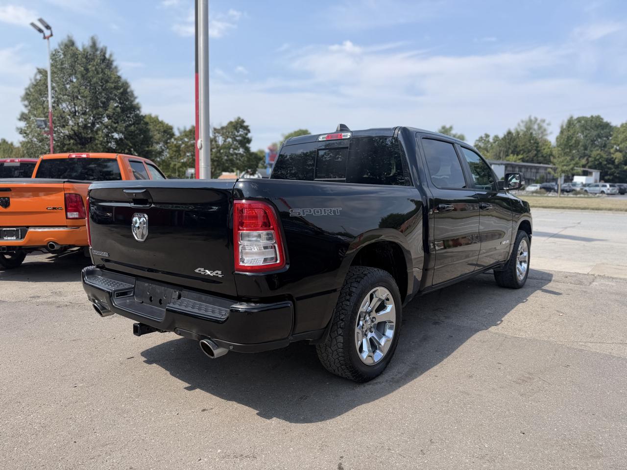 RAM 1500 Big Horn Crew Cab 4WD 2021