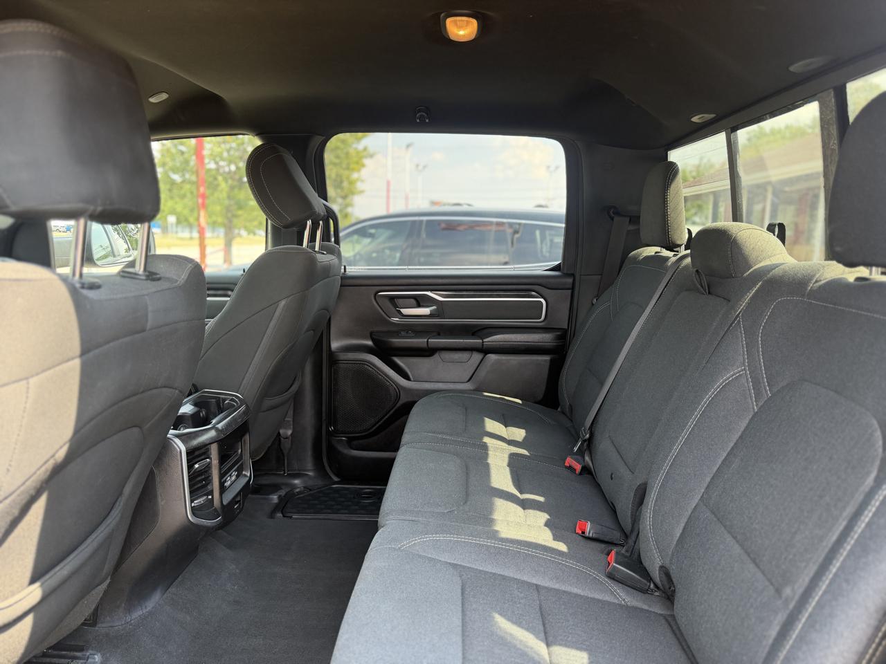 RAM 1500 Big Horn Crew Cab 4WD 2021