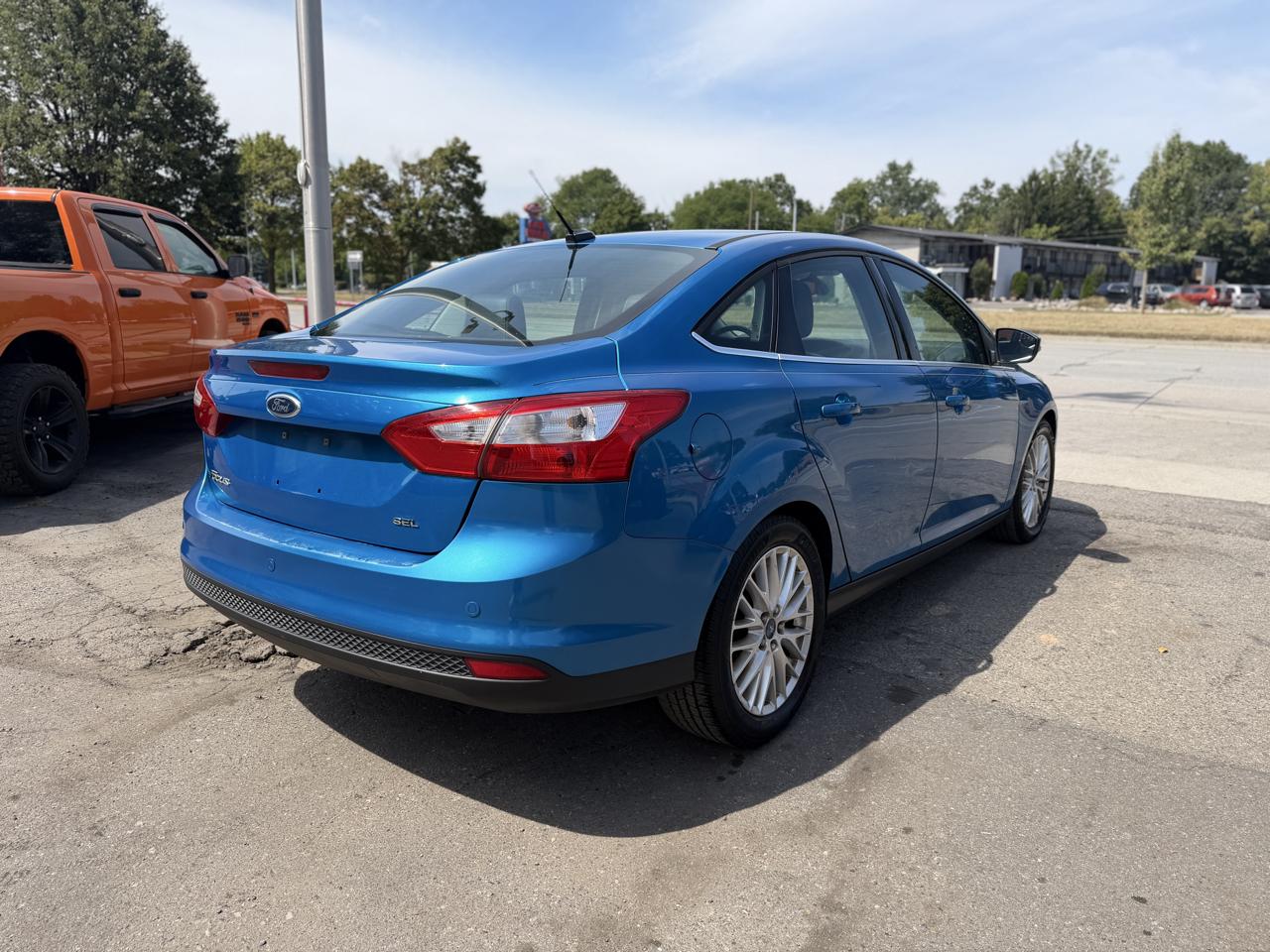 Ford Focus SEL Sedan 2012