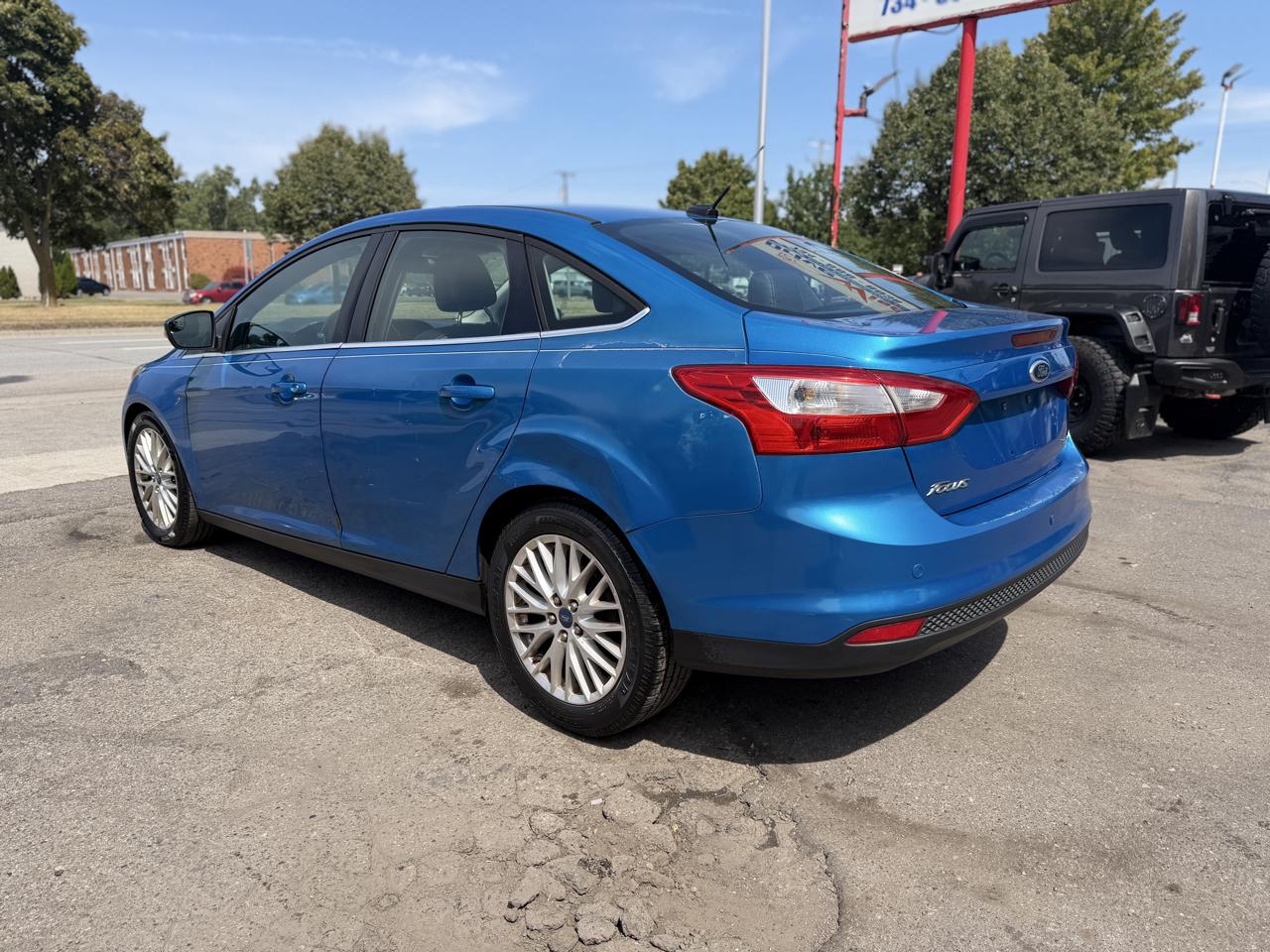 Ford Focus SEL Sedan 2012
