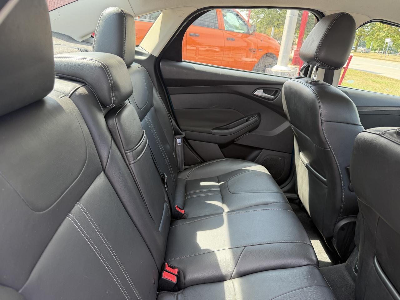 Ford Focus SEL Sedan 2012