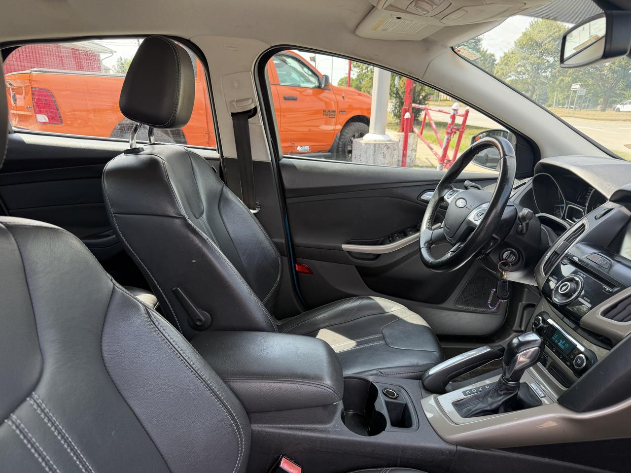 Ford Focus SEL Sedan 2012