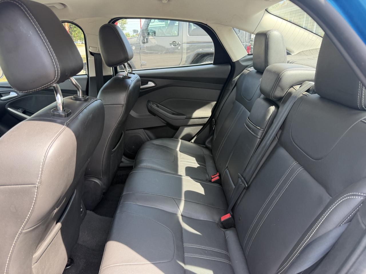Ford Focus SEL Sedan 2012