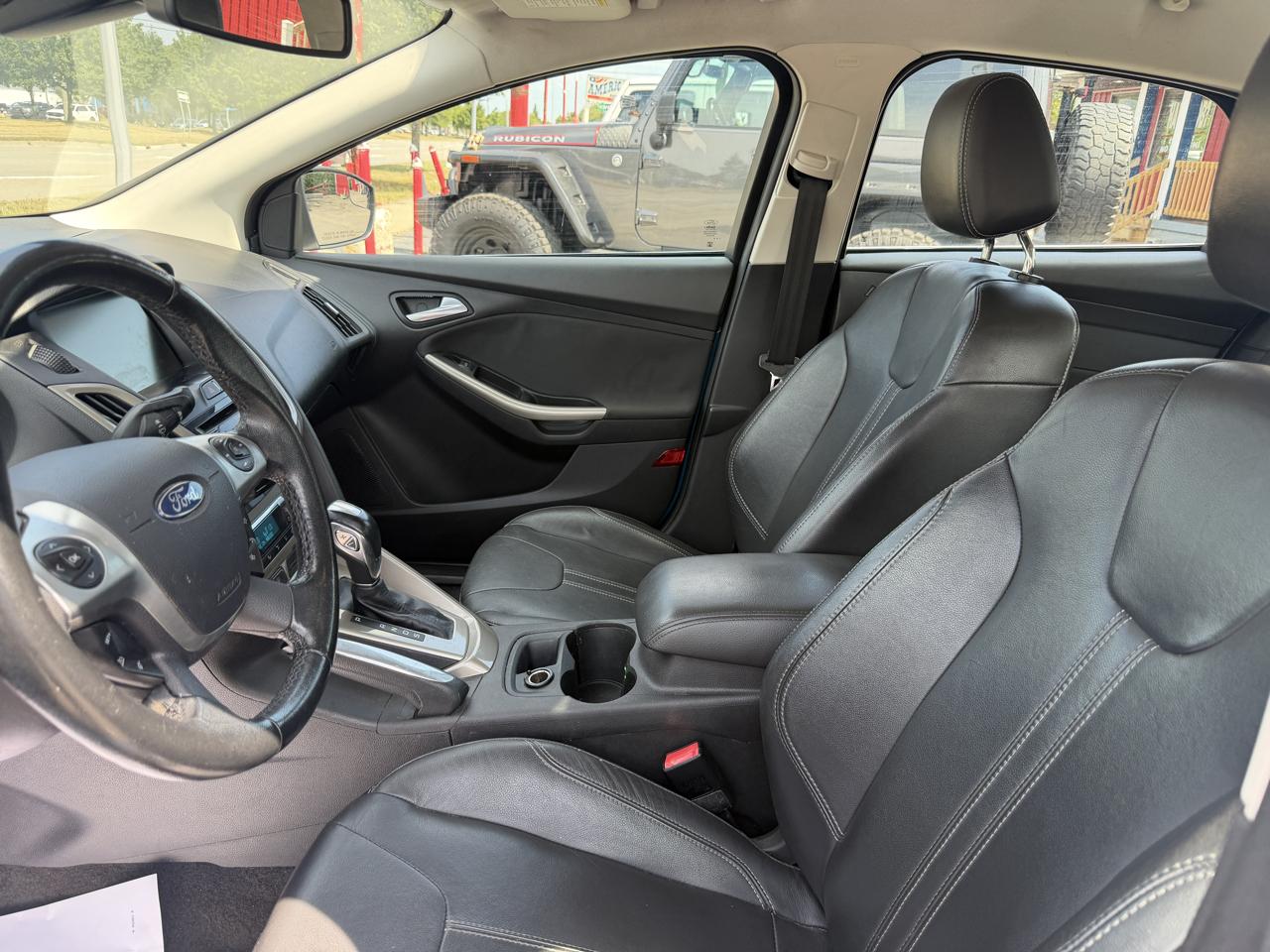 Ford Focus SEL Sedan 2012