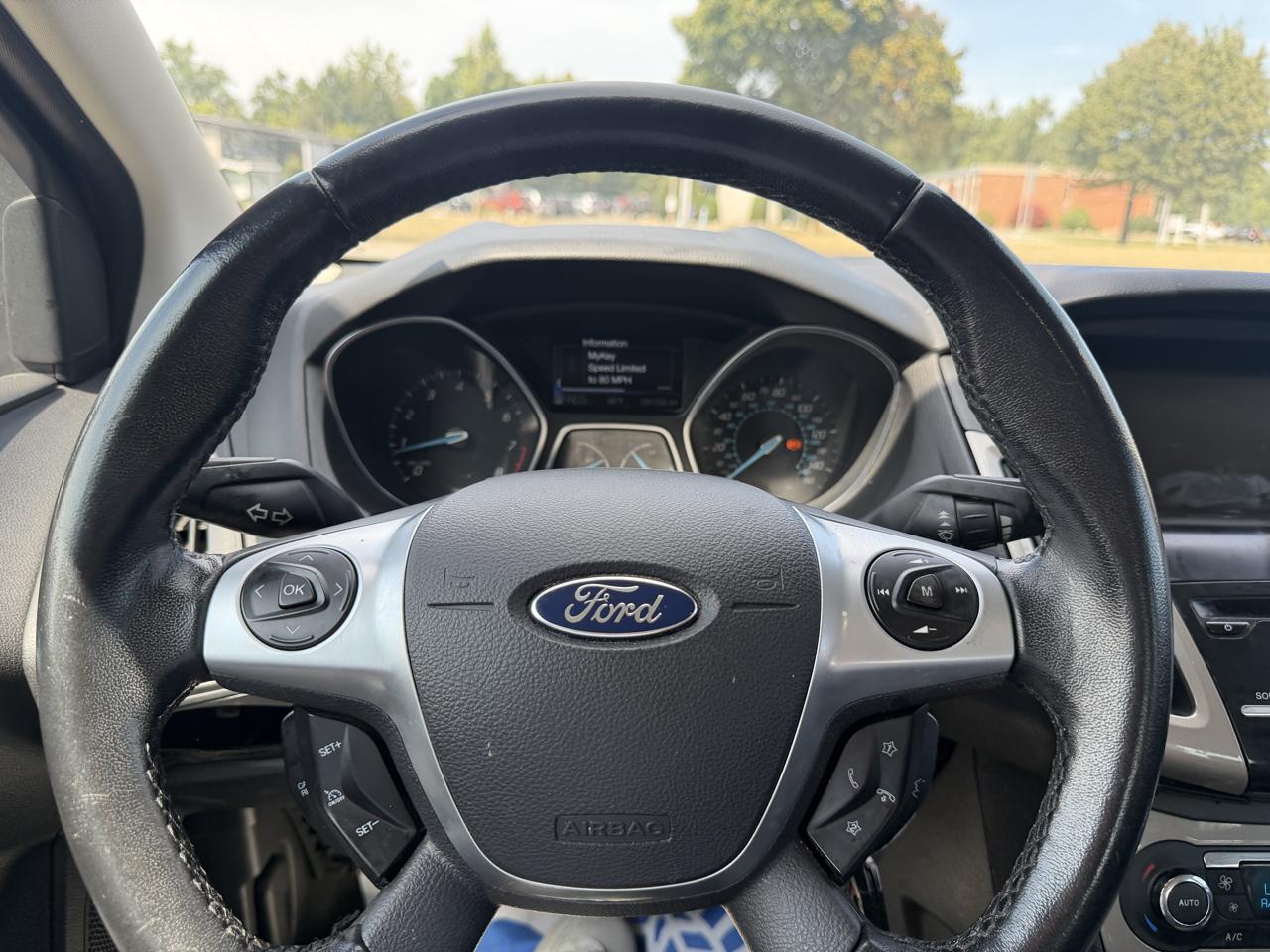 Ford Focus SEL Sedan 2012