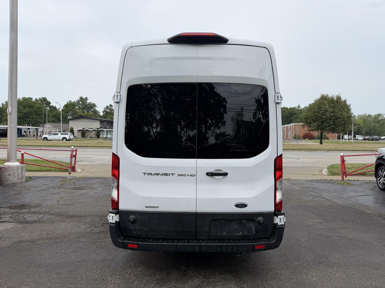 Ford Transit T-350 HD Wagon DRW 2023