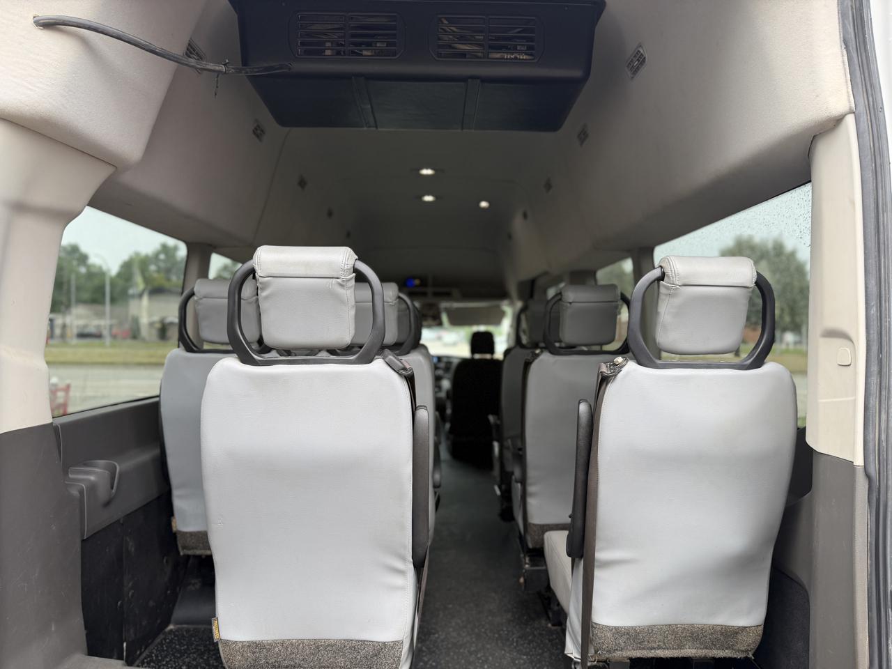 Ford Transit T-350 HD Wagon DRW 2023