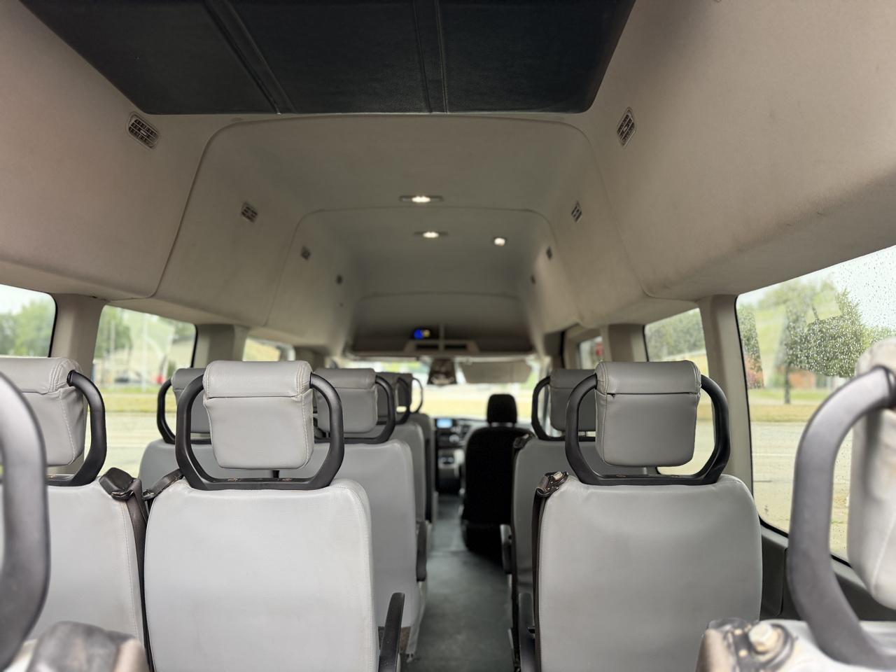 Ford Transit T-350 HD Wagon DRW 2023