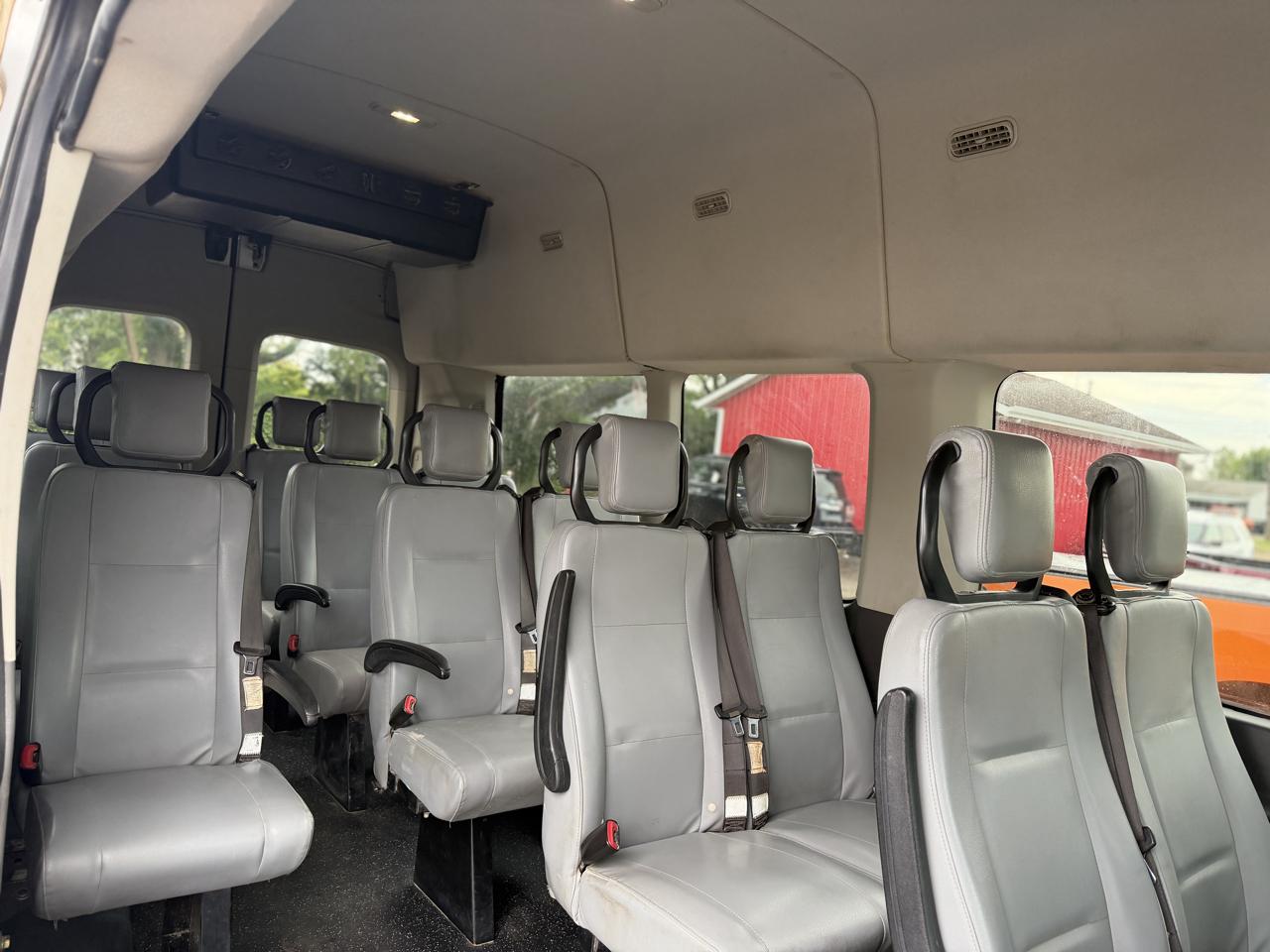 Ford Transit T-350 HD Wagon DRW 2023