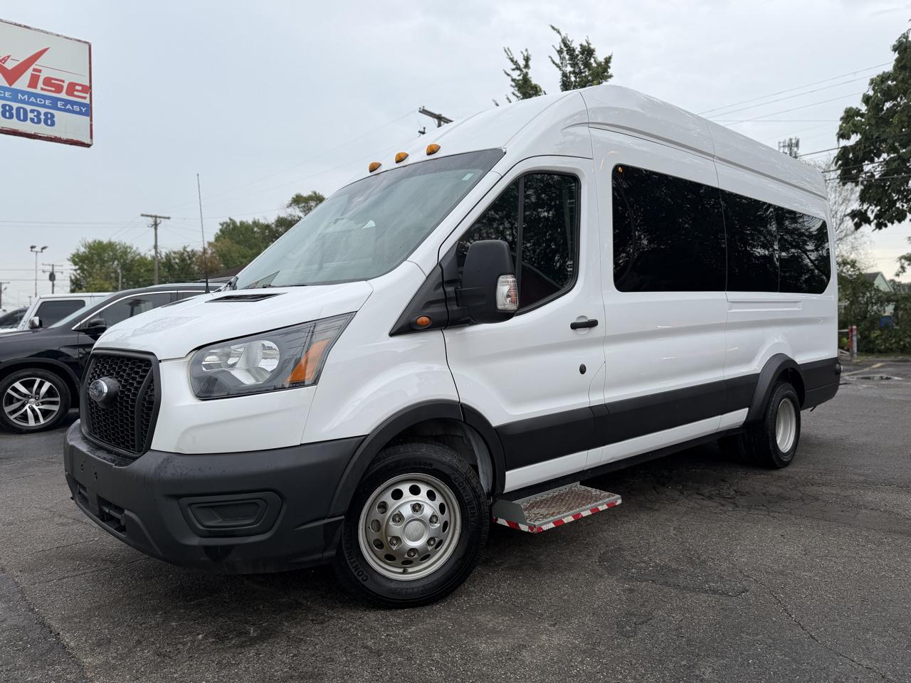 2023 Ford Transit T-350 HD Wagon DRW