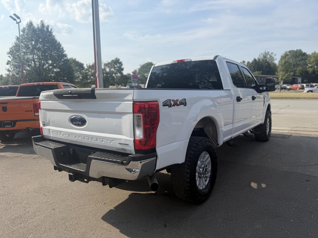 Ford F-250 SD XLT Crew Cab 4WD 2019