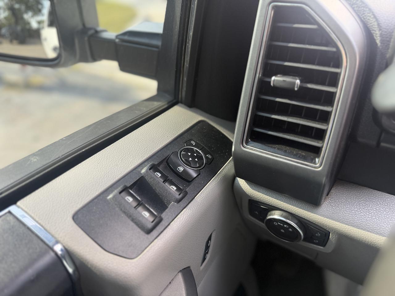 Ford F-250 SD XLT Crew Cab 4WD 2019