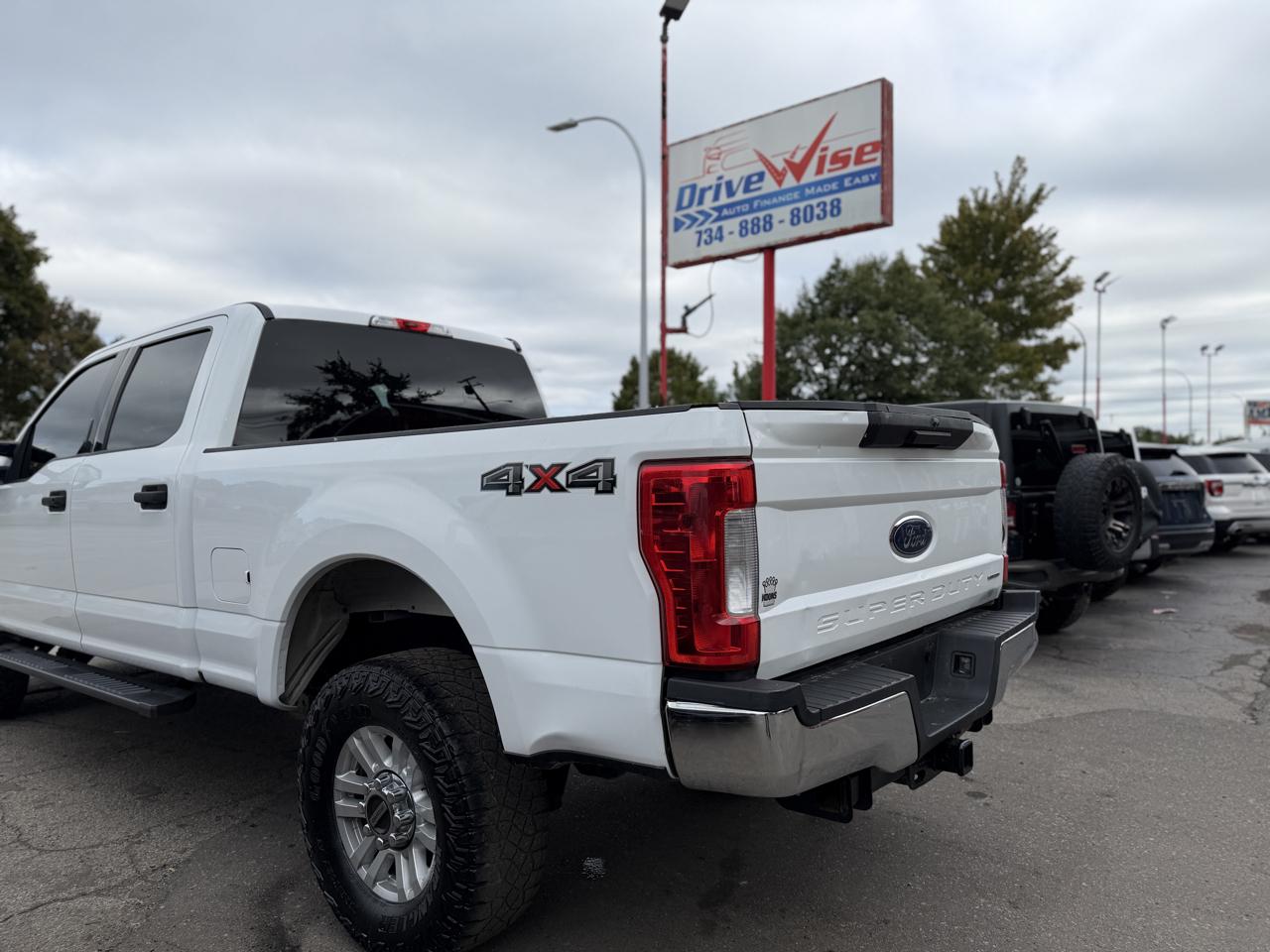 Ford F-250 SD XLT Crew Cab 4WD 2019