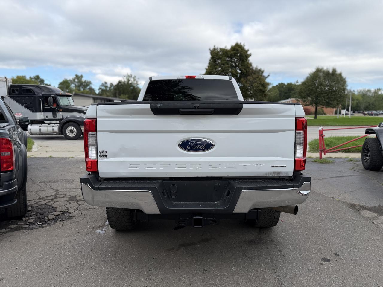 Ford F-250 SD XLT Crew Cab 4WD 2019