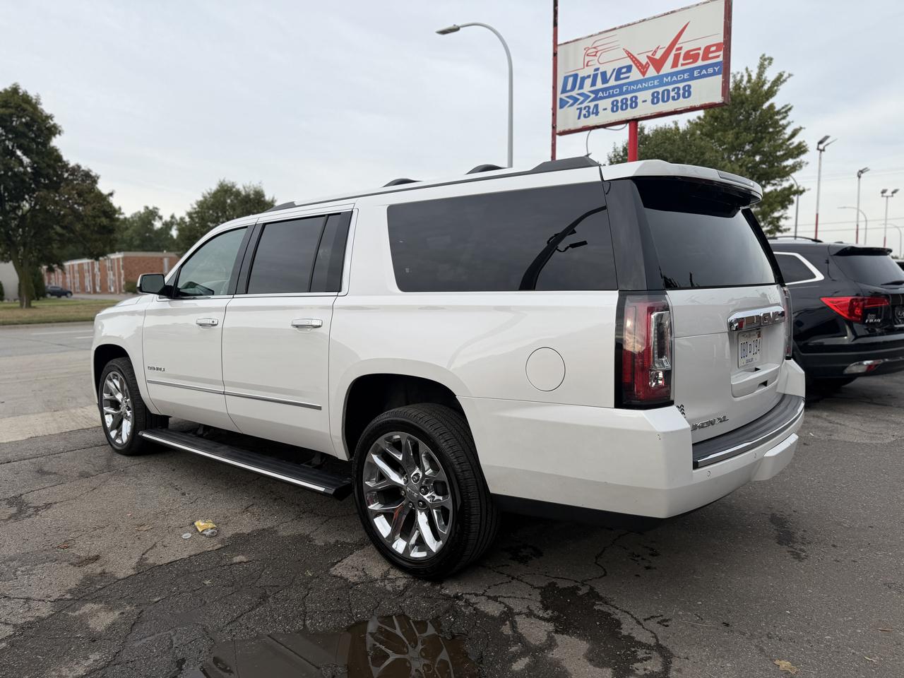 GMC Yukon XL Denali 4WD 2019