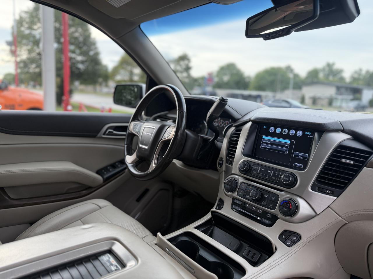 GMC Yukon XL Denali 4WD 2019