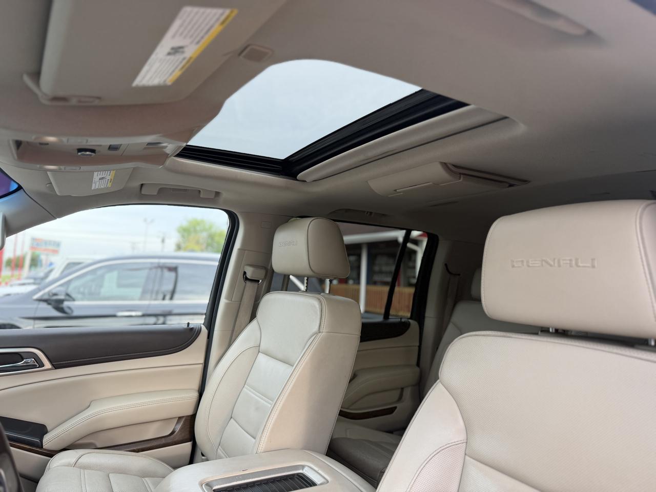 GMC Yukon XL Denali 4WD 2019