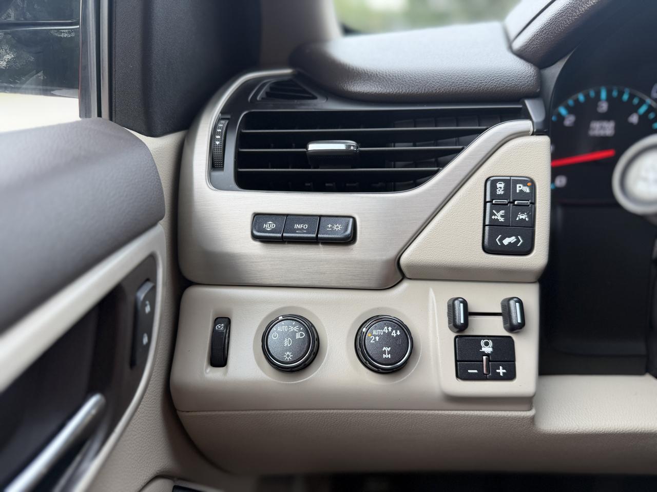 GMC Yukon XL Denali 4WD 2019