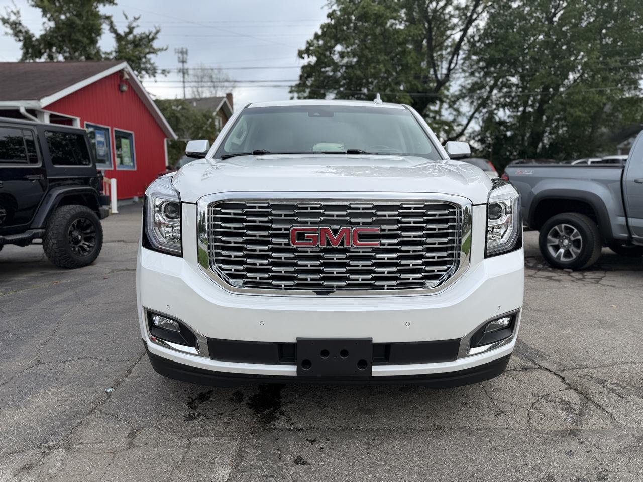 GMC Yukon XL Denali 4WD 2019