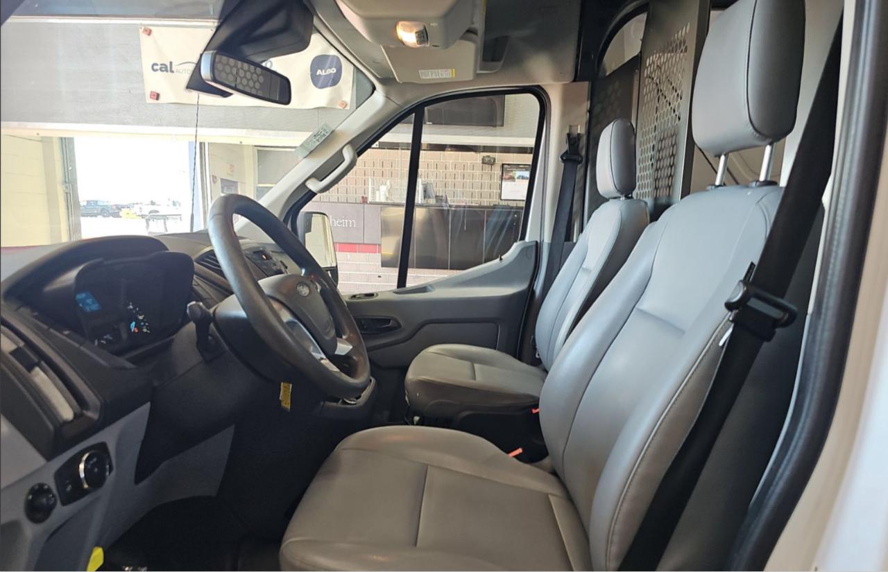 Ford Transit 250 Van Med. Roof w/Sliding Pass. 148-in. WB 2018