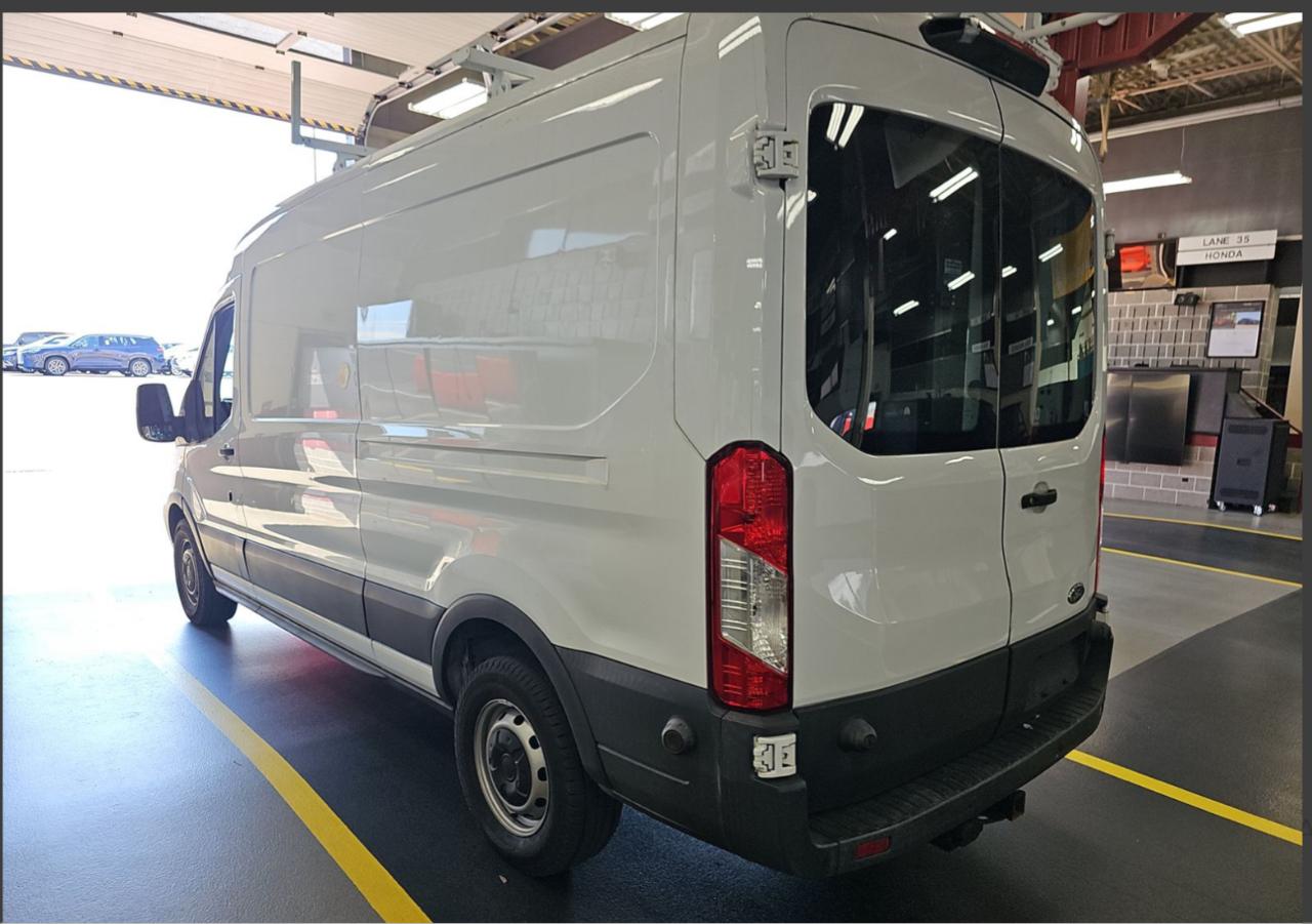 Ford Transit 250 Van Med. Roof w/Sliding Pass. 148-in. WB 2018