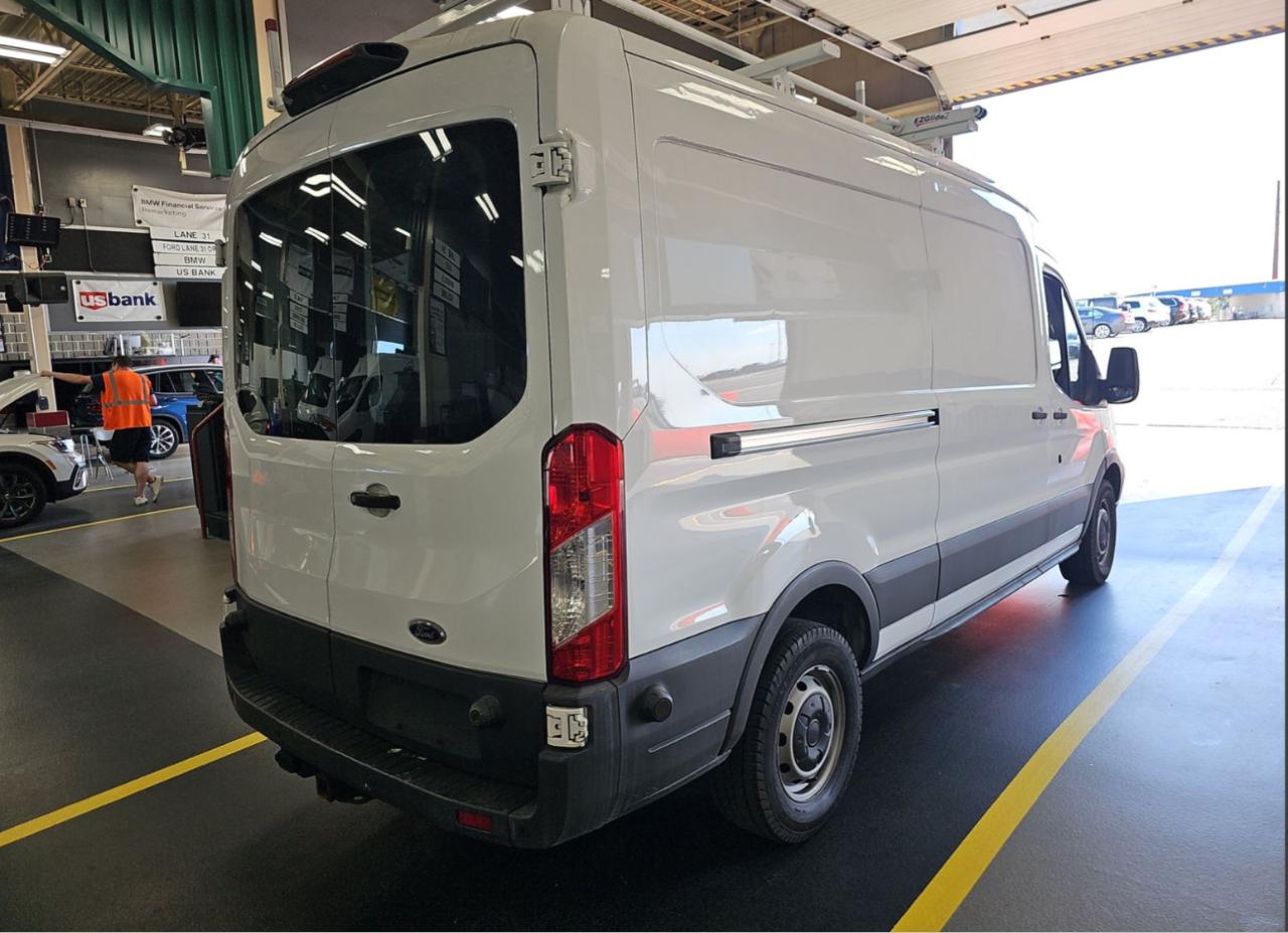 Ford Transit 250 Van Med. Roof w/Sliding Pass. 148-in. WB 2018
