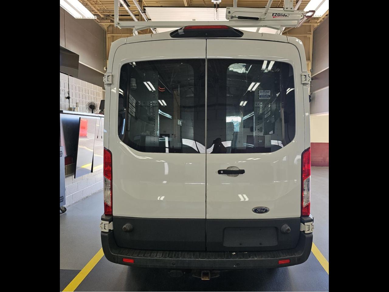 Ford Transit 250 Van Med. Roof w/Sliding Pass. 148-in. WB 2018