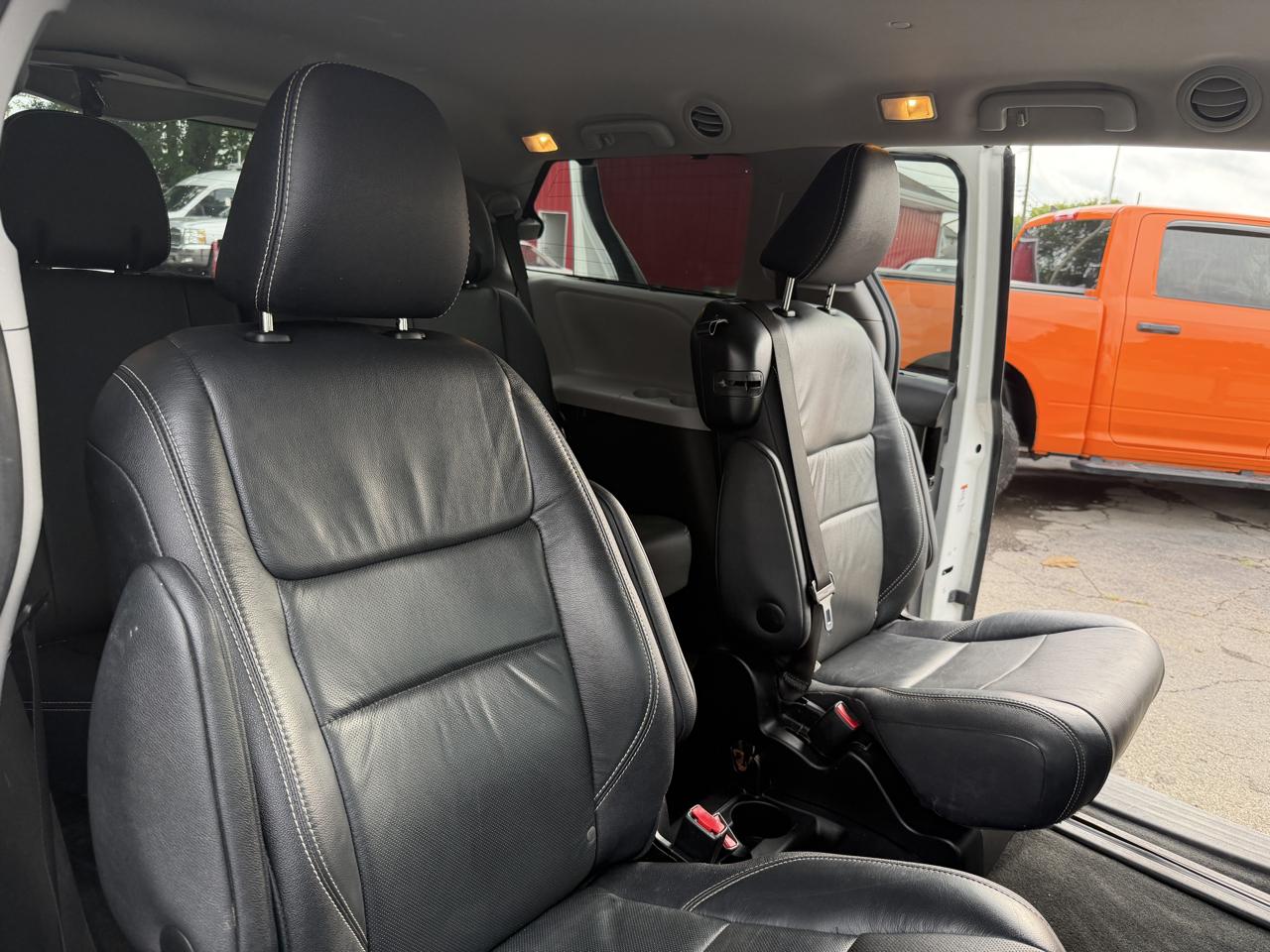 Toyota Sienna SE 8-Passenger 2017