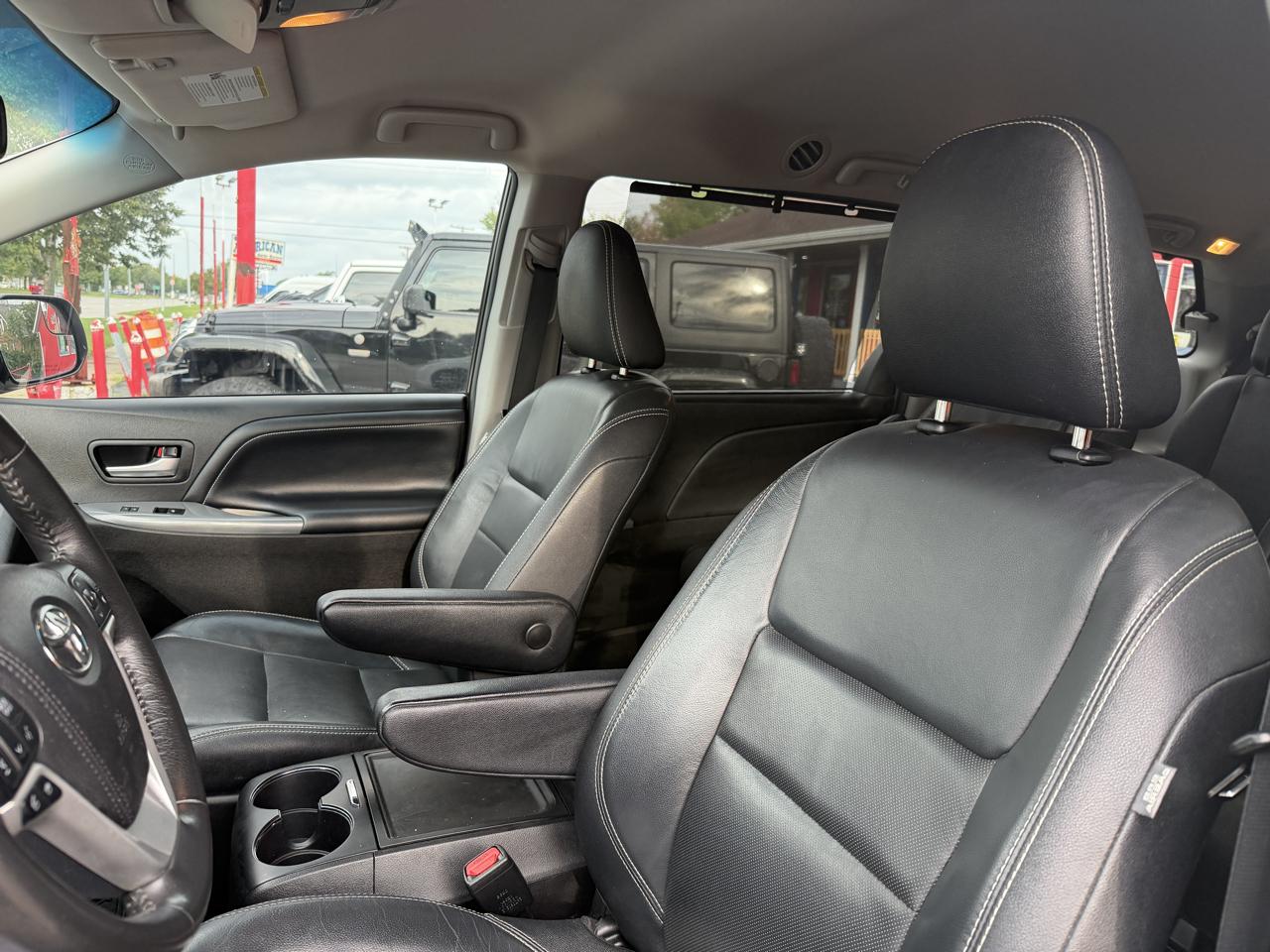 Toyota Sienna SE 8-Passenger 2017
