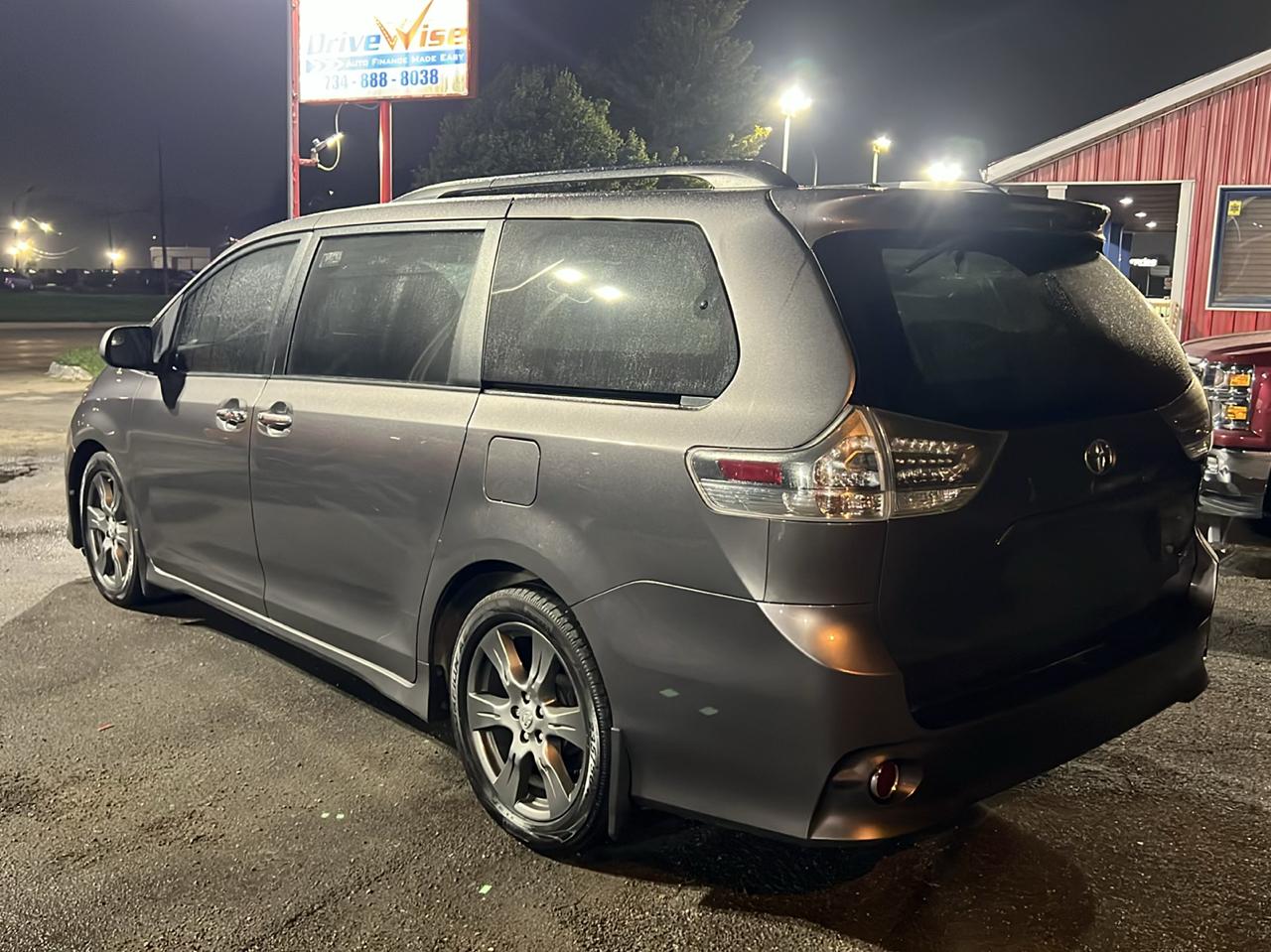 Toyota Sienna SE 8-Passenger 2017