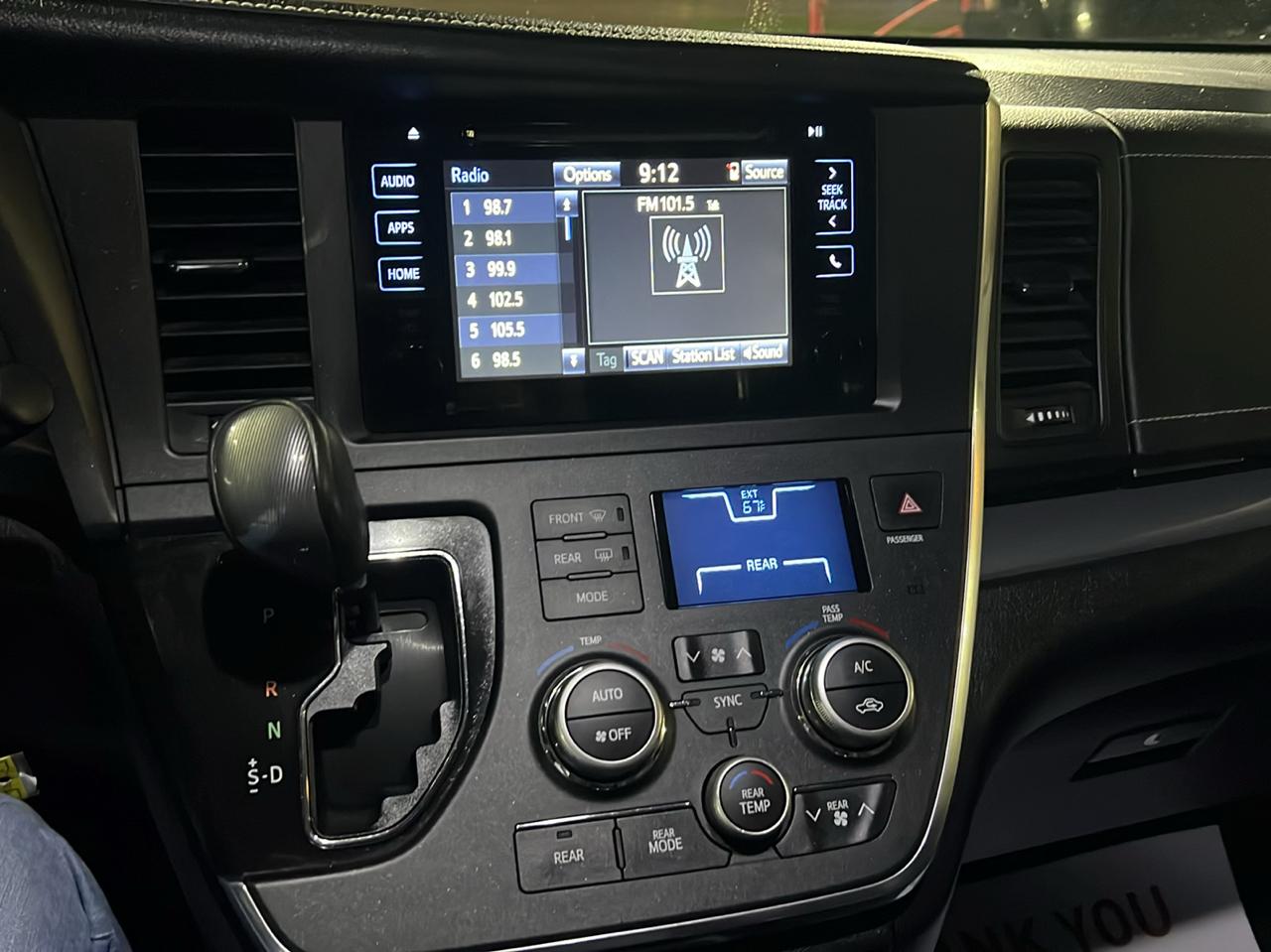 Toyota Sienna SE 8-Passenger 2017