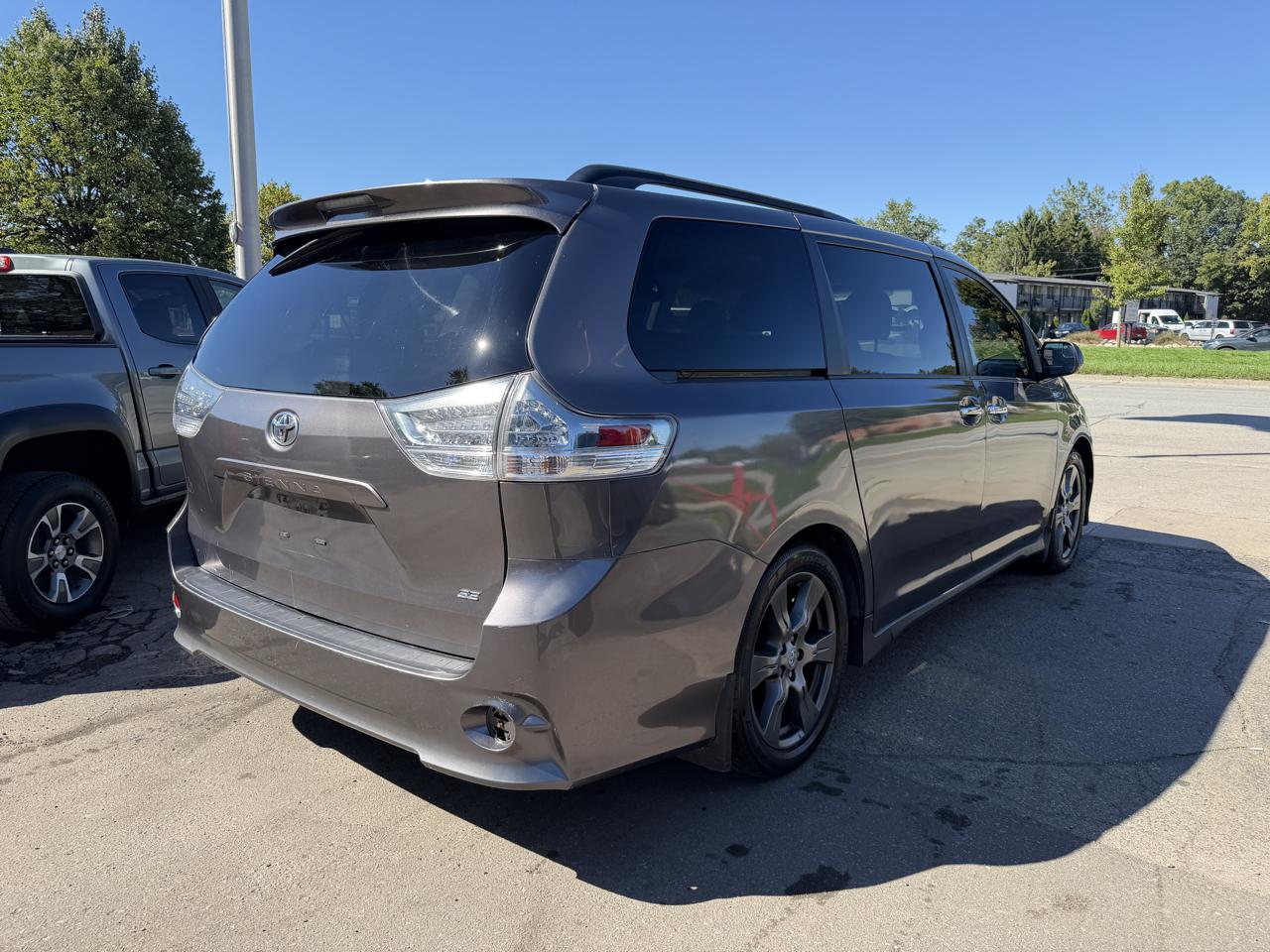 Toyota Sienna SE 8-Passenger 2017