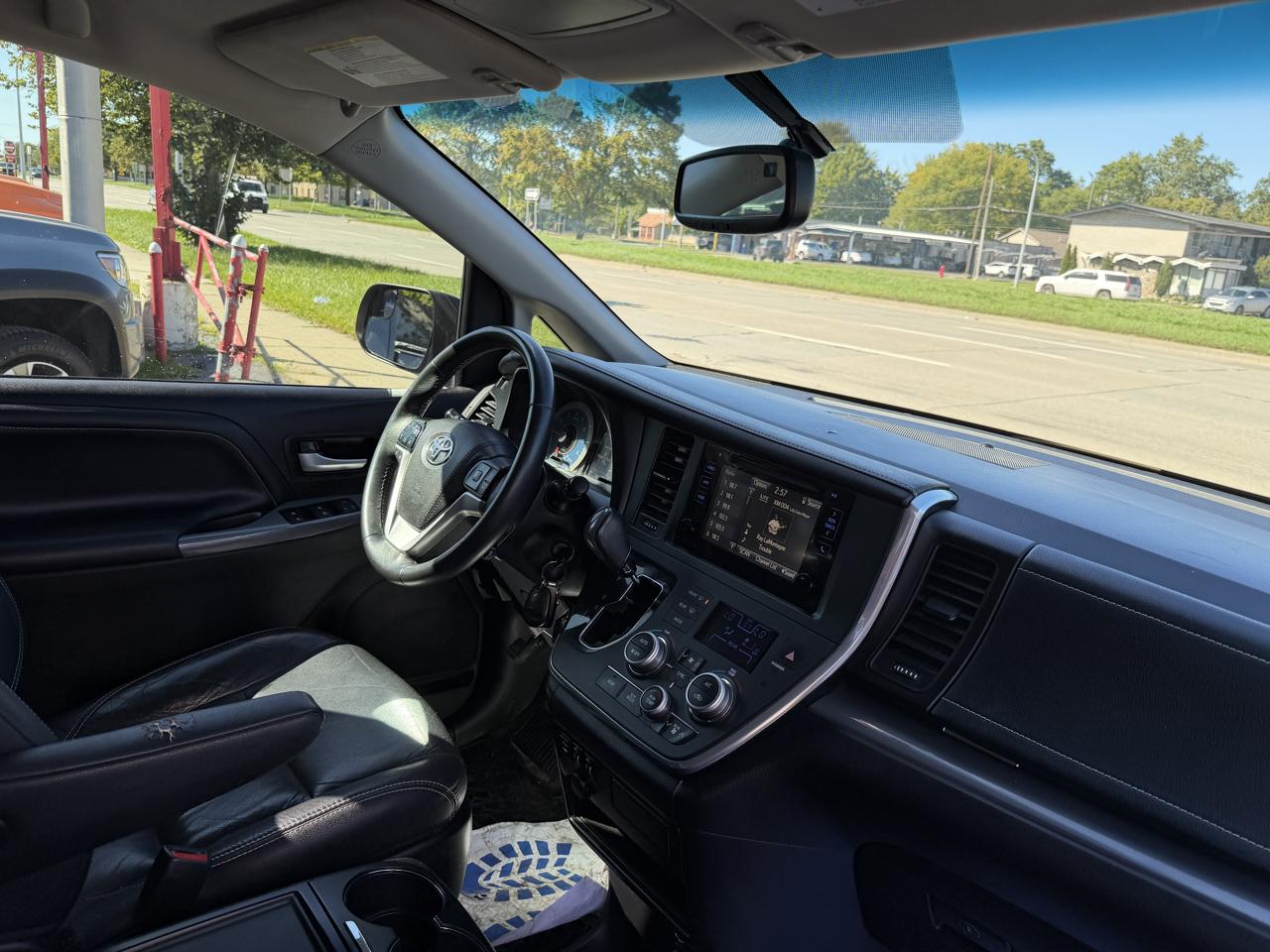 Toyota Sienna SE 8-Passenger 2017