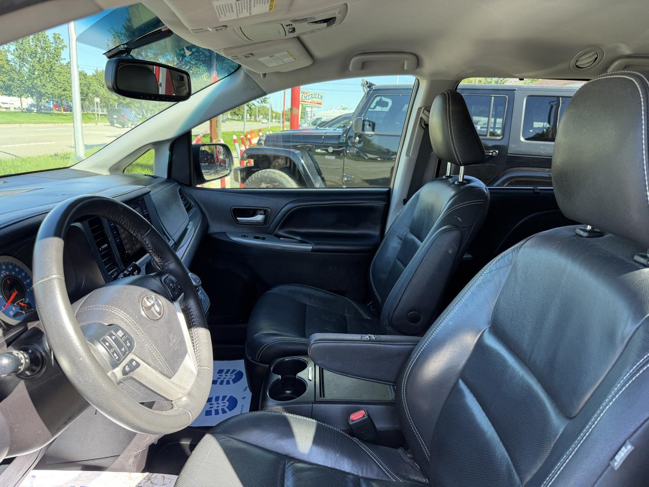 Toyota Sienna SE 8-Passenger 2017
