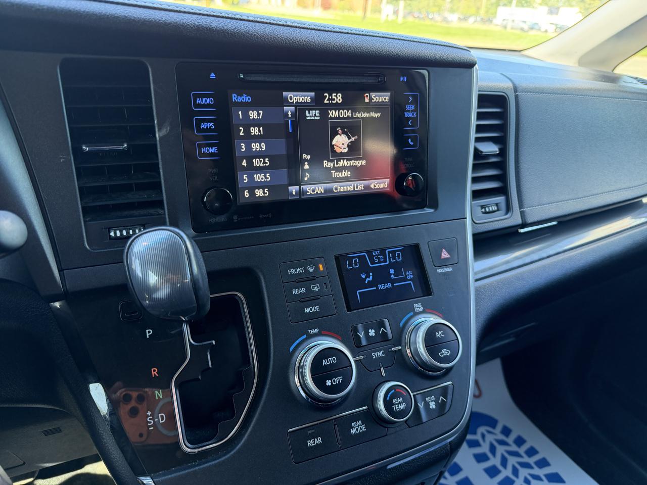 Toyota Sienna SE 8-Passenger 2017