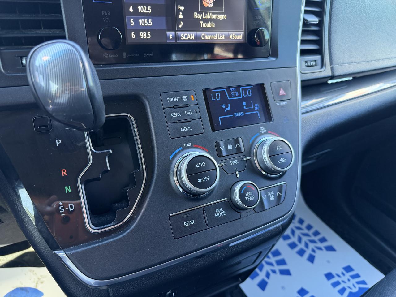 Toyota Sienna SE 8-Passenger 2017